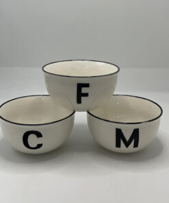 TAZA CERÁMICA CON LETRA 1UND
