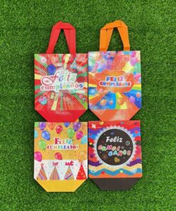BOLSA ECOLÓGICA PLÁSTICA DE FELÍZ CUMPLEAÑOS 23X22X11CM 1UND