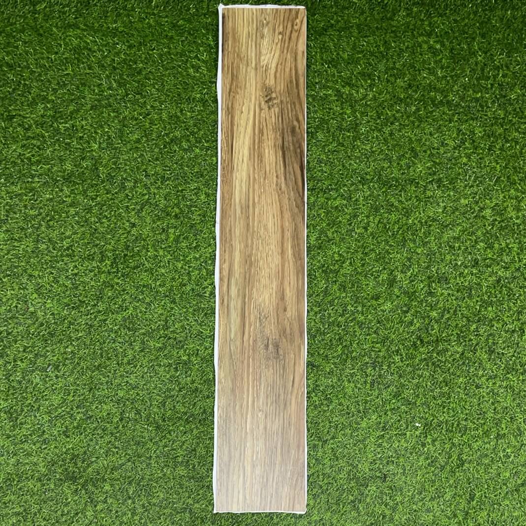 piso-laminado-de-madera-91x15cm-1und-grupo-yuan-dong
