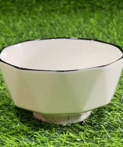 TAZA CERÁMICA DE COLOR BLANCA CON DISEÑO TRIÁNGULO 4.5" 1UND