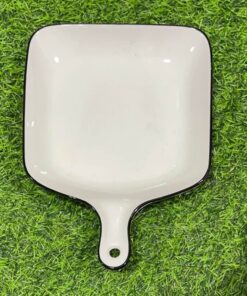 PLATO CERÁMICA CUADRADO CON AGARRADERA PARA HORNO CON BORDE NEGRO 7.5" 1UND
