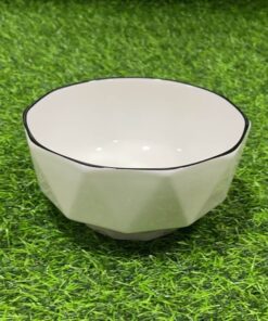 TAZA CERÁMICA DE COLOR BLANCA CON DISEÑO TRIÁNGULO 6" 1UND