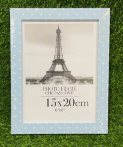 PORTA RETRATO DE COLOR CELESTE CON PUNTO BLANCO 6X8″ 1UND