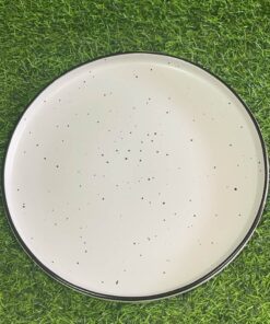 PLATO CERÁMICA DE COLOR BLANCO CON PUNTITOS NEGRO CON BORDE NEGRO 10.5" 1UND