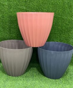 MACETA PLÁSTICA REDONDA DE COLOR LISO CON DISEÑO 40*35.5CM 1UND