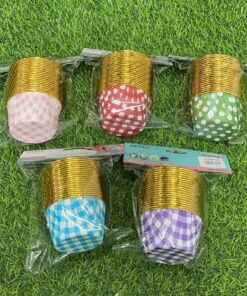 PAPEL PARA CUPCAKES DE DISEÑOS Y BORDE DORADO 5X4CM 1UND (20PCS)