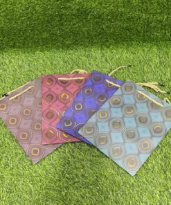 BOLSA DE REGALO CON DISEÑOS 23*18*10CM 1UND