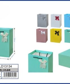 BOLSA DE REGALO DE COLOR LISO CON LAZO 23*18*10CM 1UND