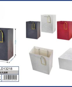 BOLSA DE REGALO DE COLOR LISO CON ETIQUETA 44*31*12CM 1UND