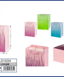 BOLSA DE REGALO DE COLOR LISO CON DISEÑOS 15*14.5*6CM 1UND