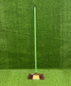 ESCOBA CON PALO 27*135CM 1UND / 90108-117